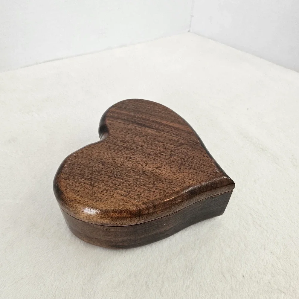 Beautiful Vintage Wooden Heart Shaped Musical Jewelry Box Plays Music
